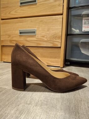 *SOLD* Classic Brown Suede Block Heel Pumps